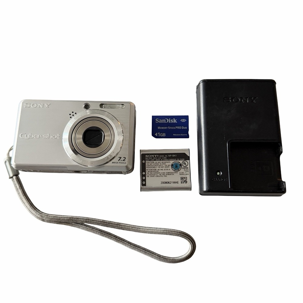 Sony Cyber-shot DSC-S750 7.2MP Digital Camera Silver Tested W/ Charger Card 1G